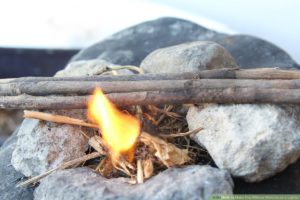 Faire un feu de camp sans allumettes